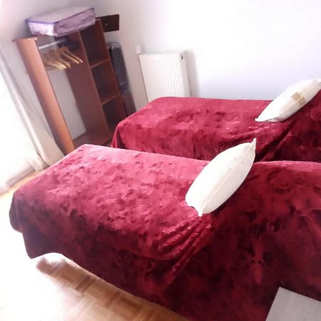 Holistica Hotel Saint-Fargeau  Buitenkant foto