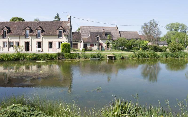 Holistica Hotel Saint-Fargeau  Buitenkant foto