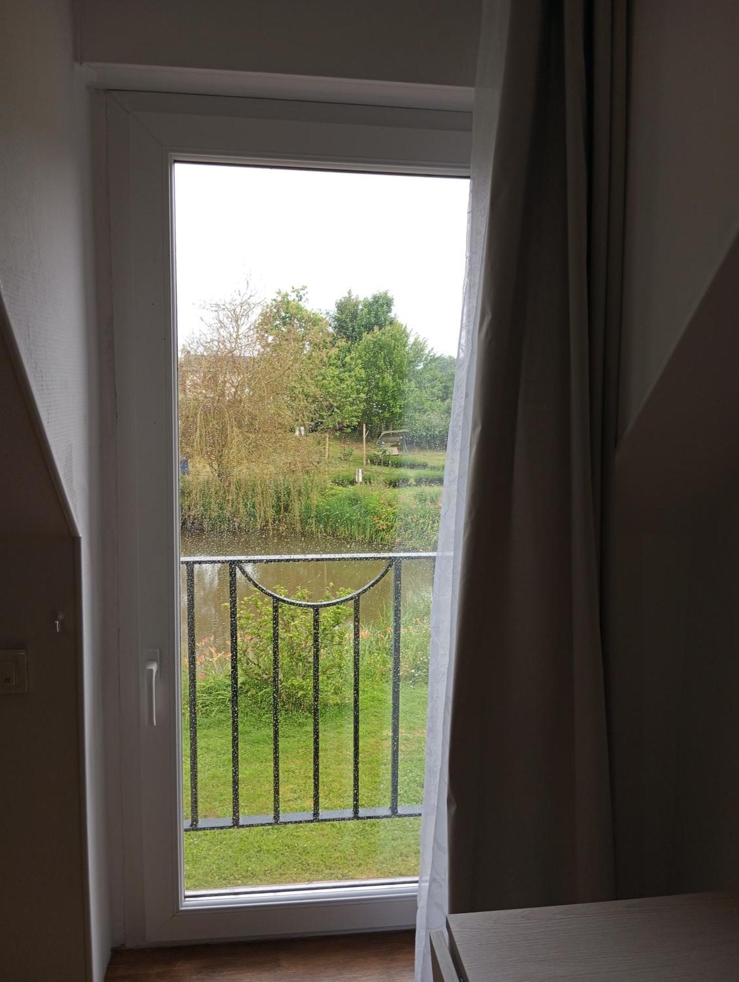 Holistica Hotel Saint-Fargeau  Buitenkant foto